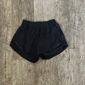 Lululemon 4-inch black hotty hot shorts (size 4)